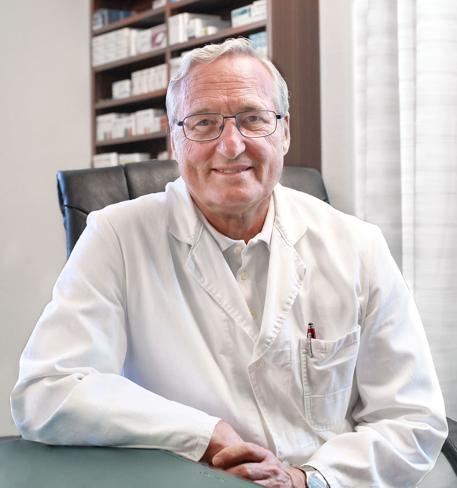 Portraet_Dr-Achim-Neumayr
